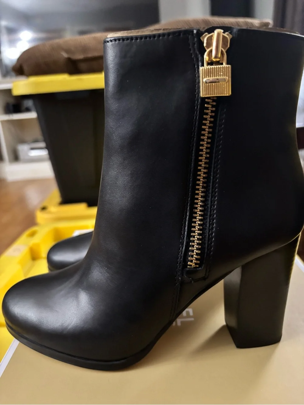 Michael Kors Margaret Bootie Vachetta Black, Women’s size 7.5M. New